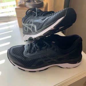 Women’s ASICS GT2000 Running Shoes